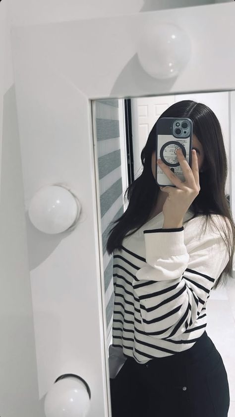 Elena R.
